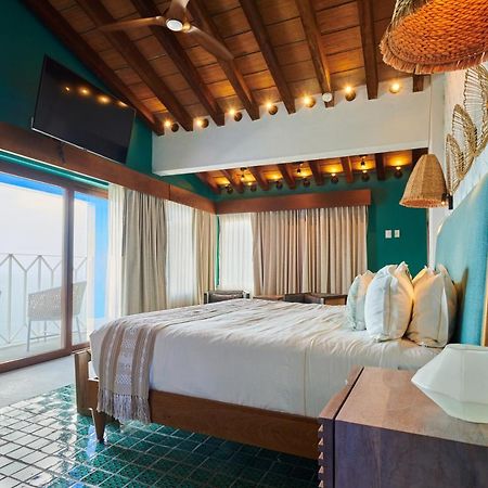 Hotel Luxury Patio Azul (Adults Only) Puerto Vallarta Bagian luar foto Suite at the Hotel Habitas