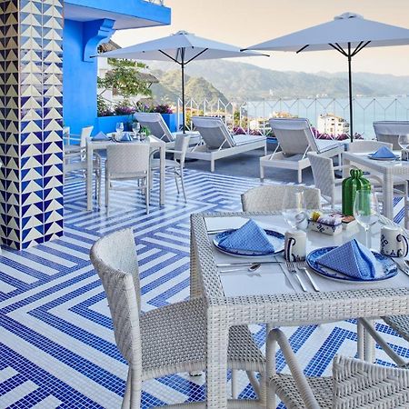 Hotel Luxury Patio Azul (Adults Only) Puerto Vallarta Bagian luar foto The rooftop bar at the hotel