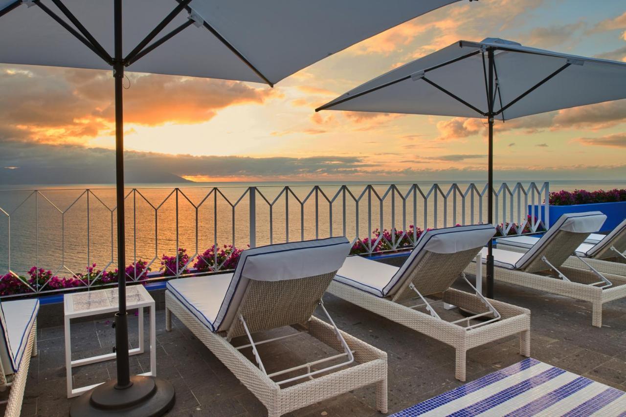 Hotel Luxury Patio Azul (Adults Only) Puerto Vallarta Bagian luar foto The rooftop pool at the Hotel
