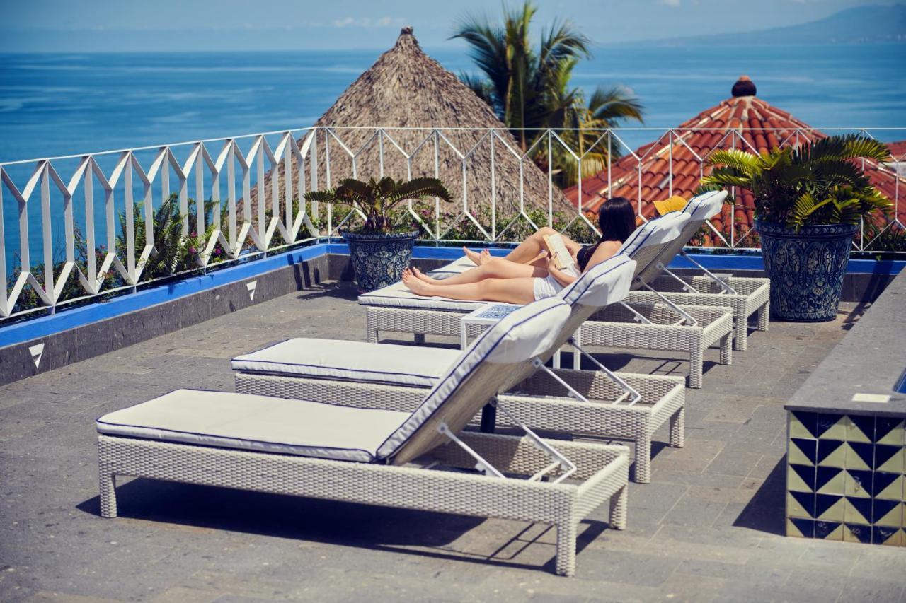 Hotel Luxury Patio Azul (Adults Only) Puerto Vallarta Bagian luar foto Rooftop pool at the Hotel