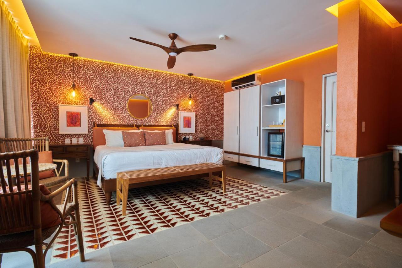 Hotel Luxury Patio Azul (Adults Only) Puerto Vallarta Bagian luar foto A room at the hotel