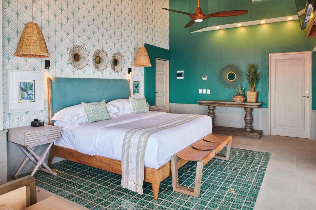 Hotel Luxury Patio Azul (Adults Only) Puerto Vallarta Bagian luar foto A bedroom at the hotel