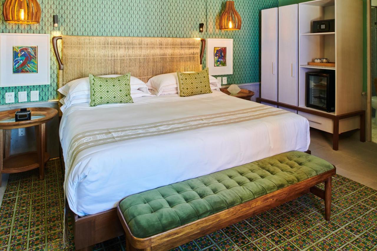 Hotel Luxury Patio Azul (Adults Only) Puerto Vallarta Bagian luar foto A bedroom at the Hotel Habita