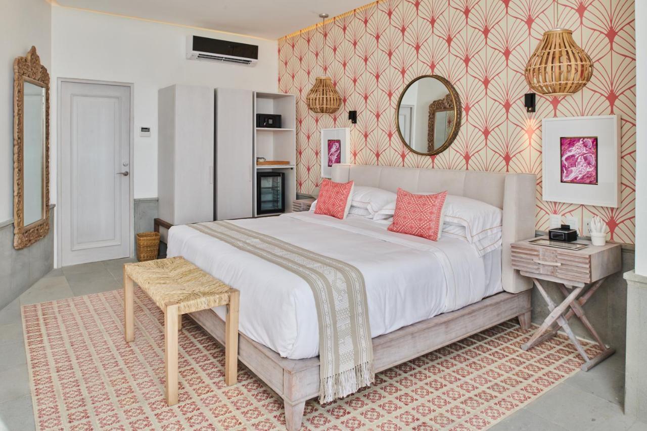 Hotel Luxury Patio Azul (Adults Only) Puerto Vallarta Bagian luar foto A bedroom at the hotel