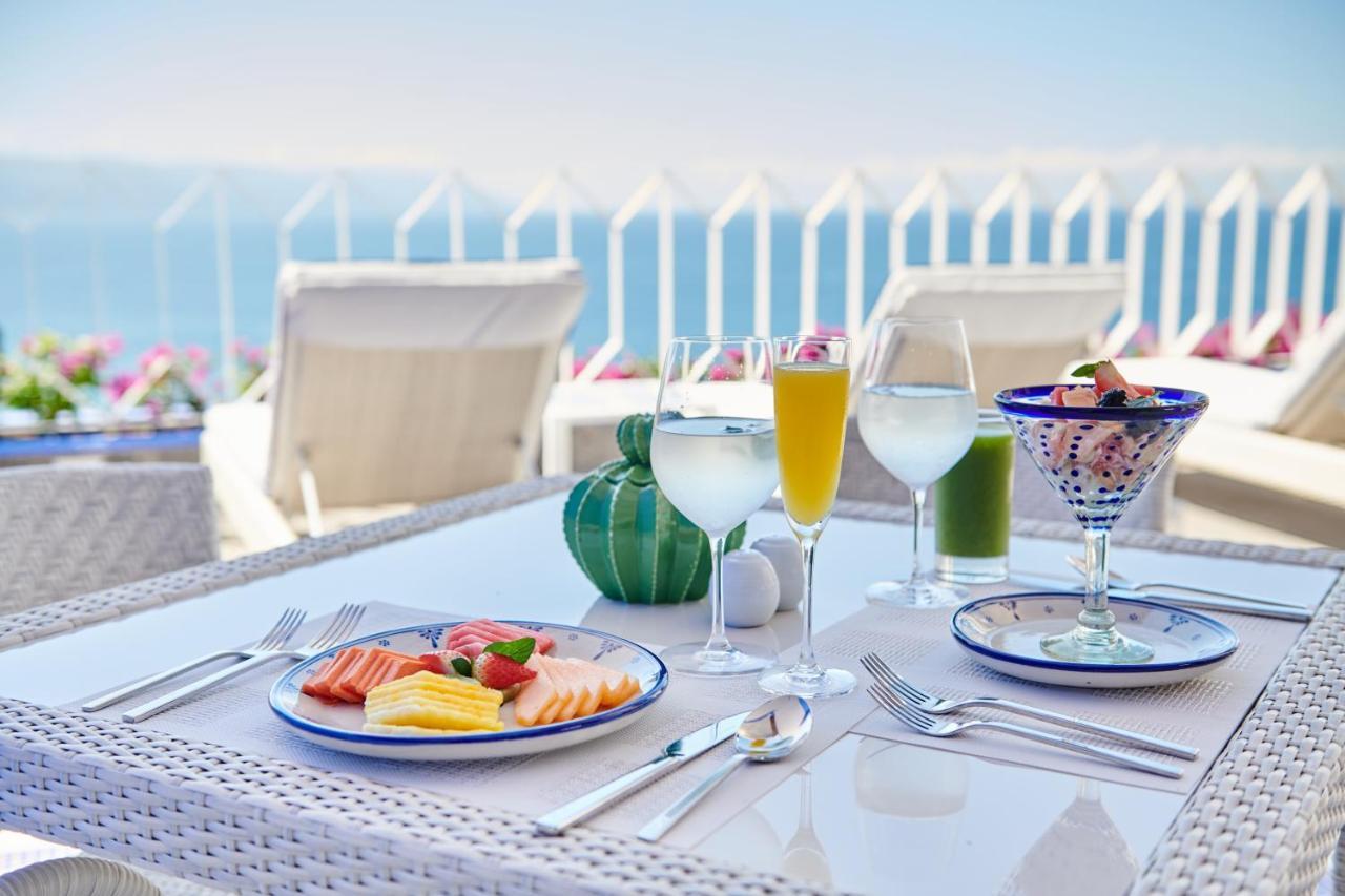 Hotel Luxury Patio Azul (Adults Only) Puerto Vallarta Bagian luar foto A table set for breakfast